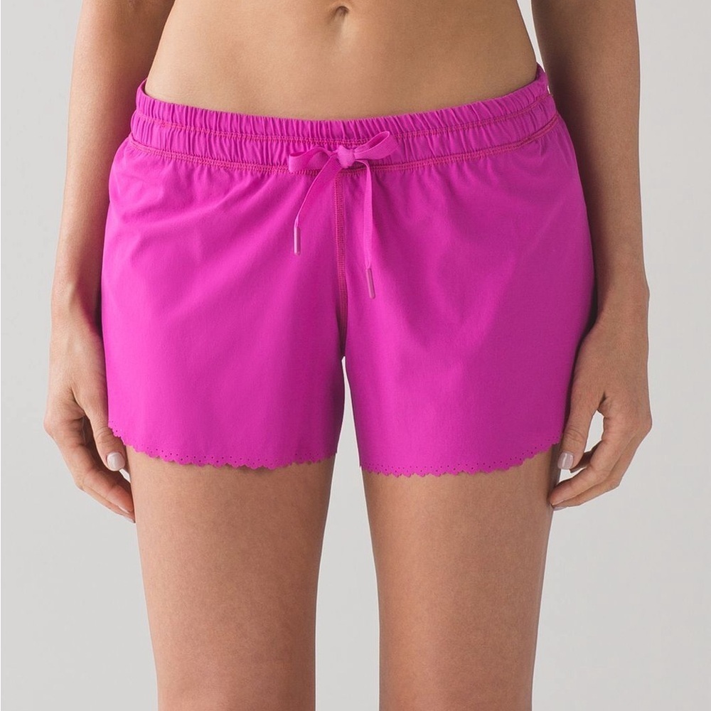 Lululemon Hit It Shorts in Polar Pink 3.5" size 8 athletic shorts